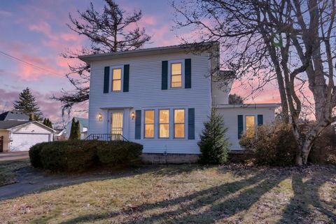 Photo of 220 Coshocton Avenue, Mount Vernon, OH 43050 (MLS # 226005749)