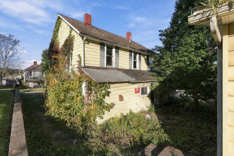 Tiny photo for 122 Hull Street, Crooksville, OH 43731 (MLS # 226039365)