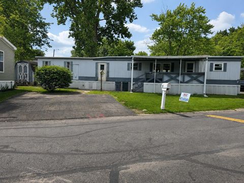 Photo of 1 Estates Lane, Reynoldsburg, OH 43068 (MLS # 226017275)