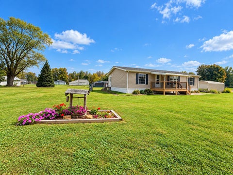Photo of 5920 Foxfire Drive, Zanesville, OH 43701 (MLS # 226038708)