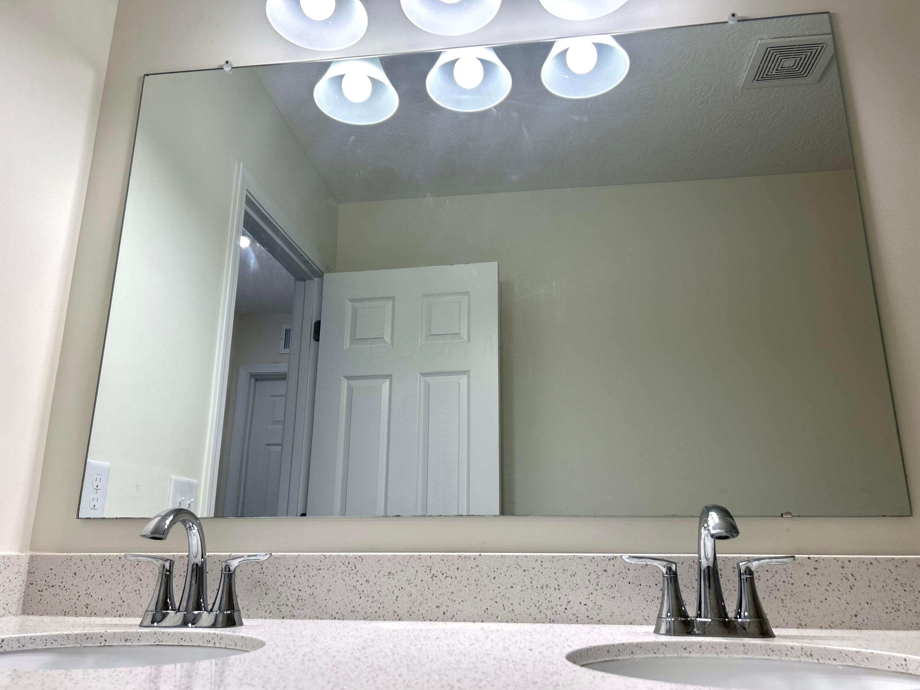 1154 Hampton Lane, London, Ohio image 19