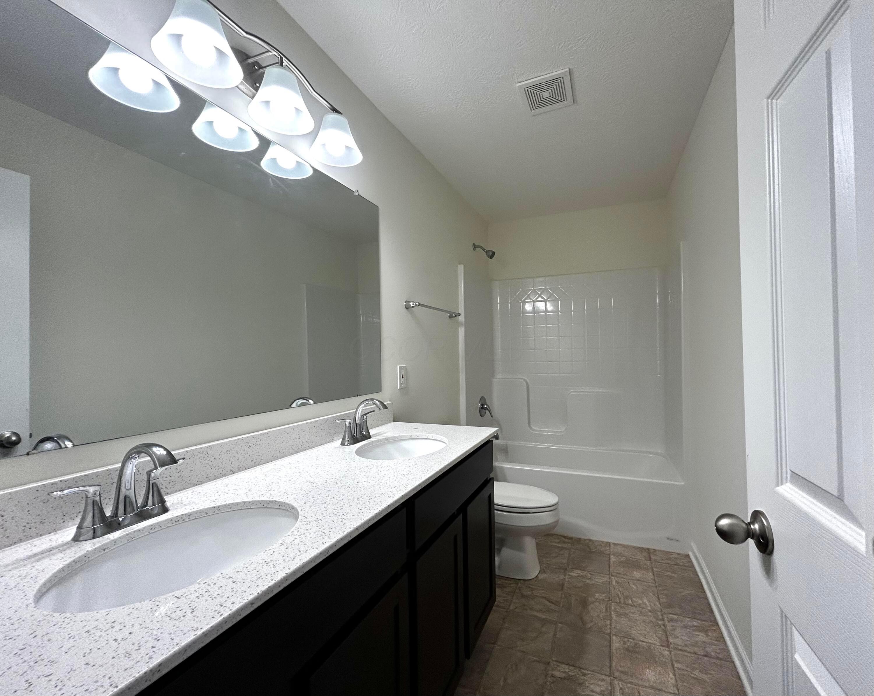 1154 Hampton Lane, London, Ohio image 20