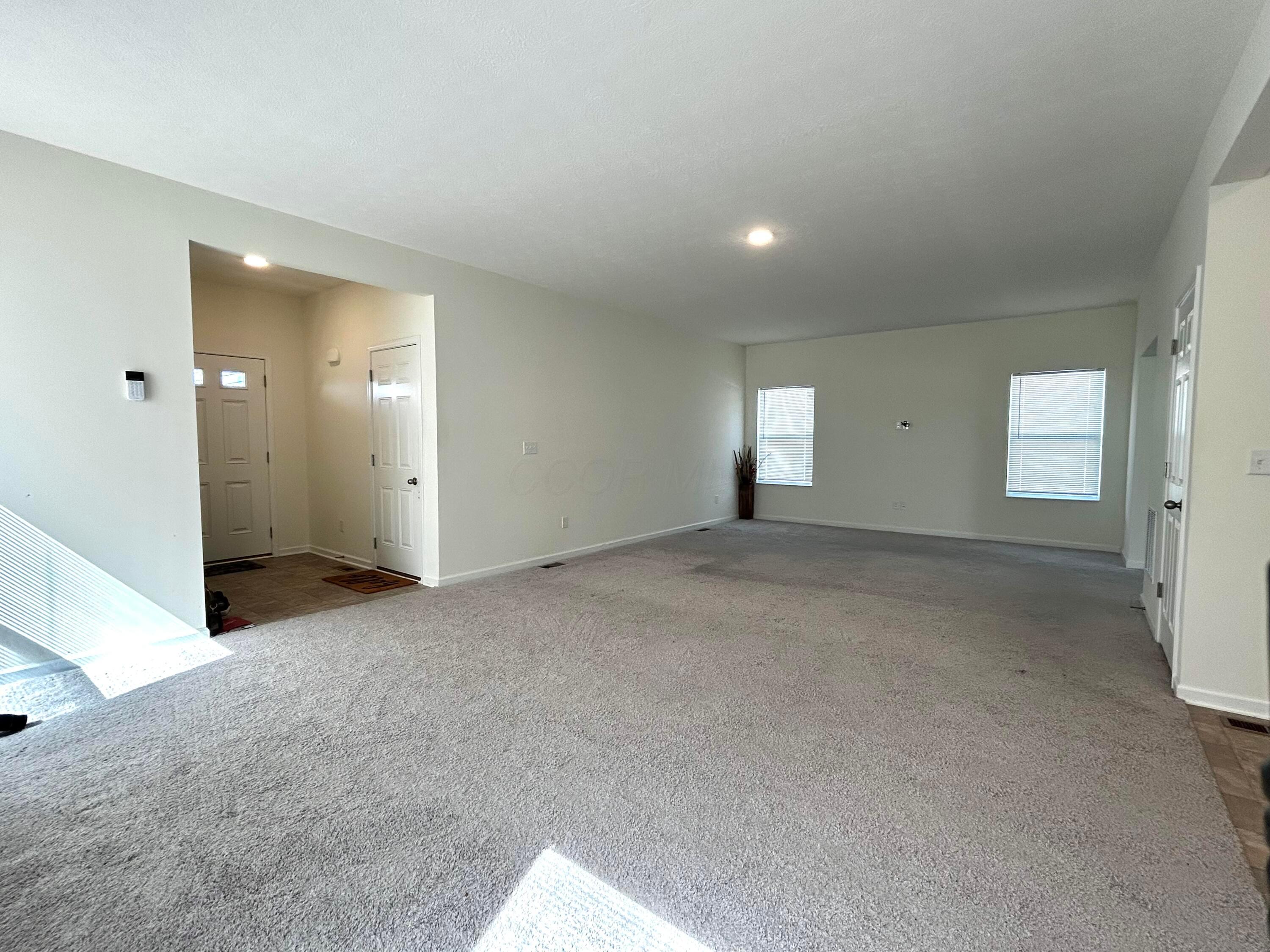 1154 Hampton Lane, London, Ohio image 8