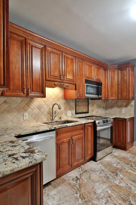 Tiny photo for 2449 Dale Avenue, Bexley, OH 43209 (MLS # 226014497)