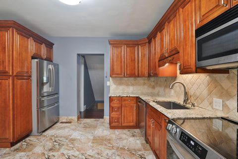 Tiny photo for 2449 Dale Avenue, Bexley, OH 43209 (MLS # 226014497)