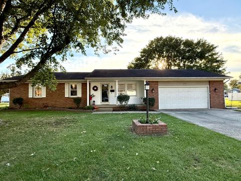 Photo of 817 Comfort Lane, Washington Court House, OH 43160 (MLS # 225038711)