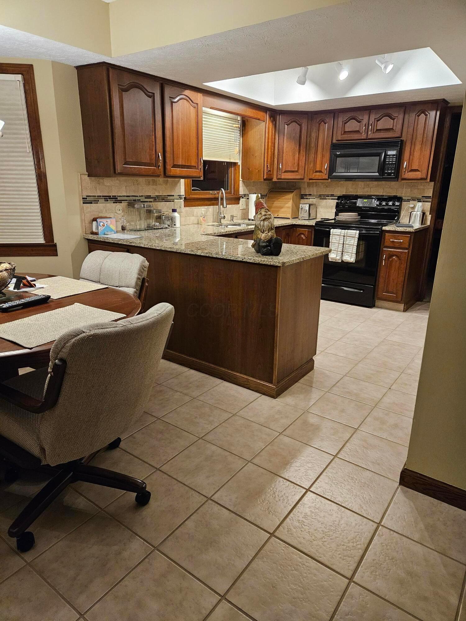 7918 Sethwick Road, Dublin, Ohio image 12
