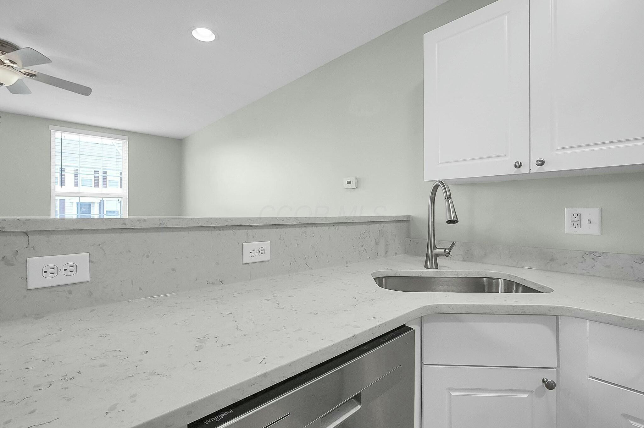 5875 Andrew John Drive #16, New Albany, Ohio image 12