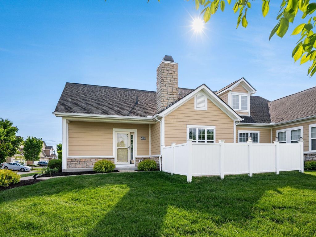 Photo of 6816 Kinsale Lane, Powell, OH 43065 (MLS # 226015657)