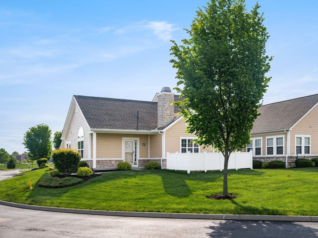 Photo of 6816 Kinsale Lane, Powell, OH 43065 (MLS # 226015657)