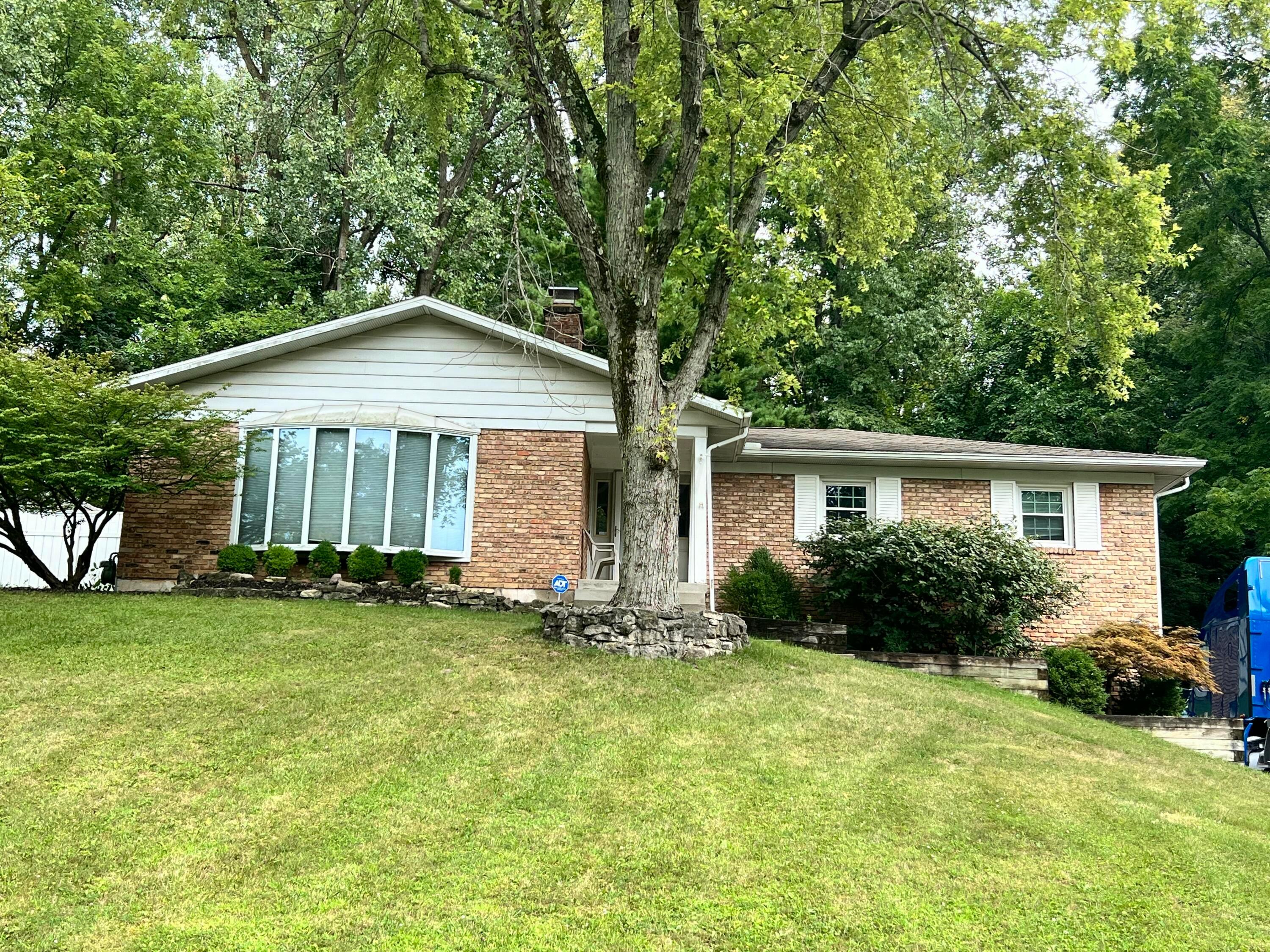 1739 Winding Trail, Springfield, Ohio image 2