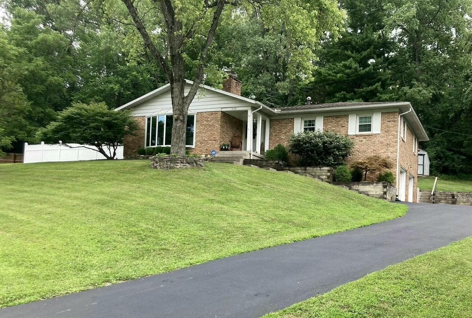 1739 Winding Trail, Springfield, Ohio image 1