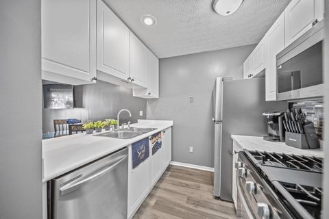Tiny photo for 6772 Hamler Drive 25B #25B, Canal Winchester, OH 43110 (MLS # 225039661)