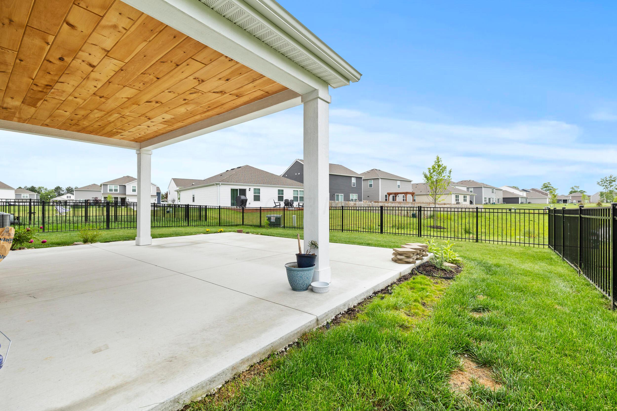 2133 Pentress Drive, Grove City, Ohio image 6