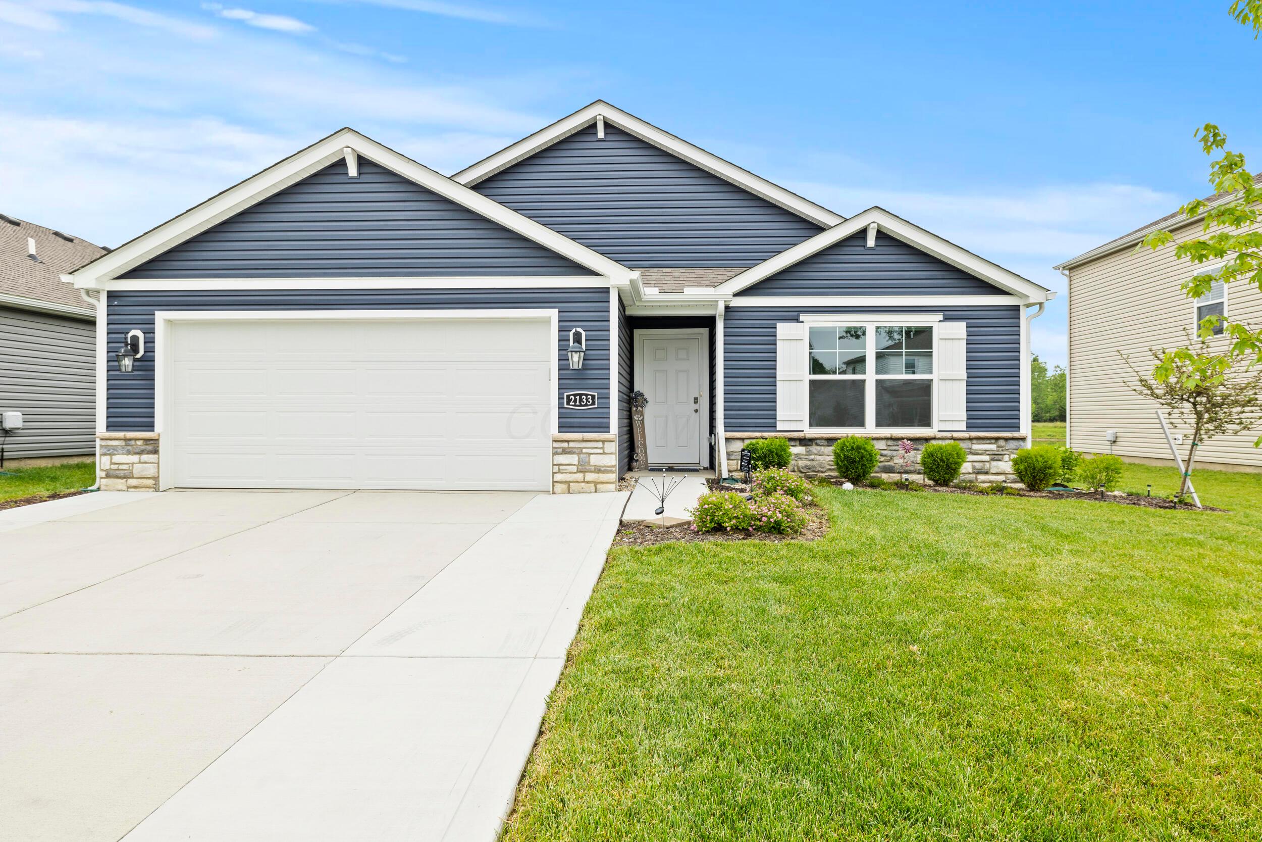 2133 Pentress Drive, Grove City, Ohio image 2