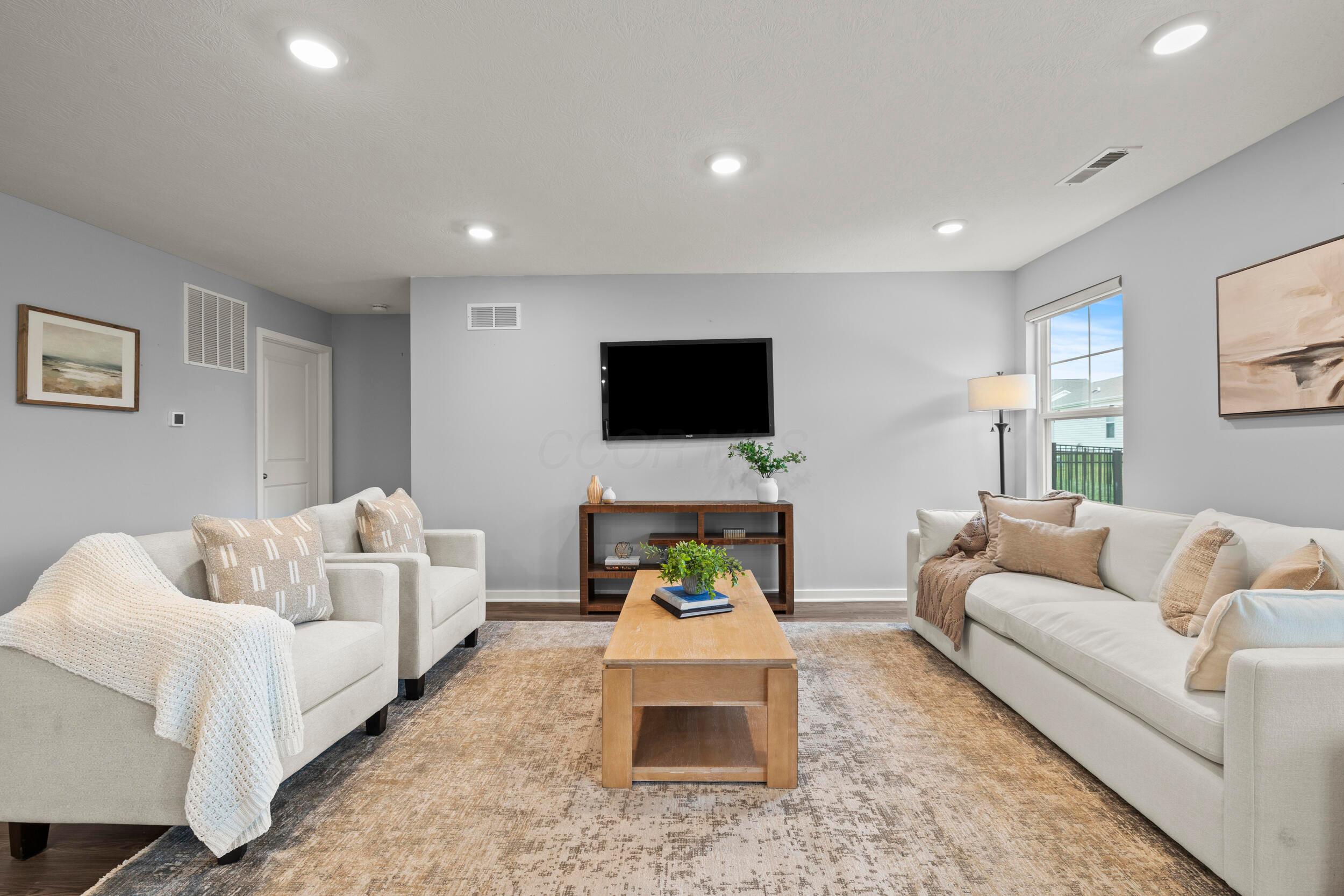 2133 Pentress Drive, Grove City, Ohio image 12