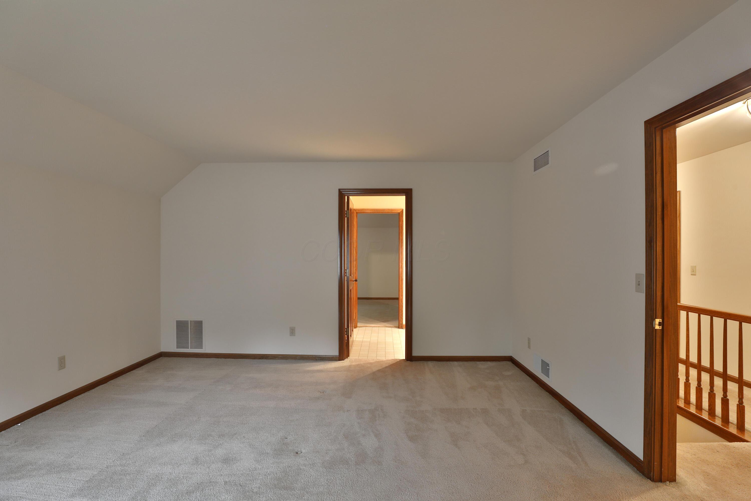 128 Green Springs Drive, Columbus, Ohio image 27
