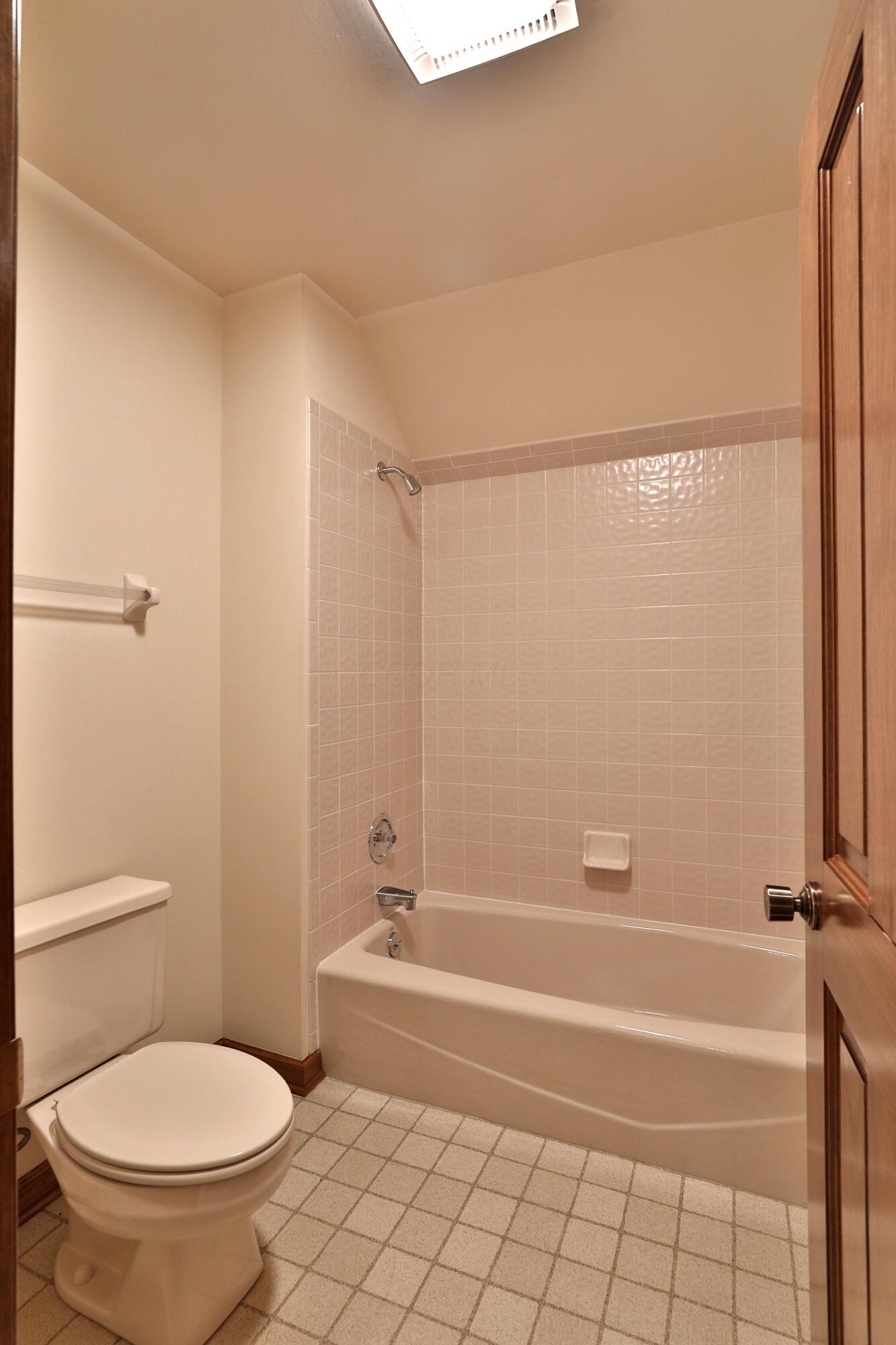 128 Green Springs Drive, Columbus, Ohio image 30