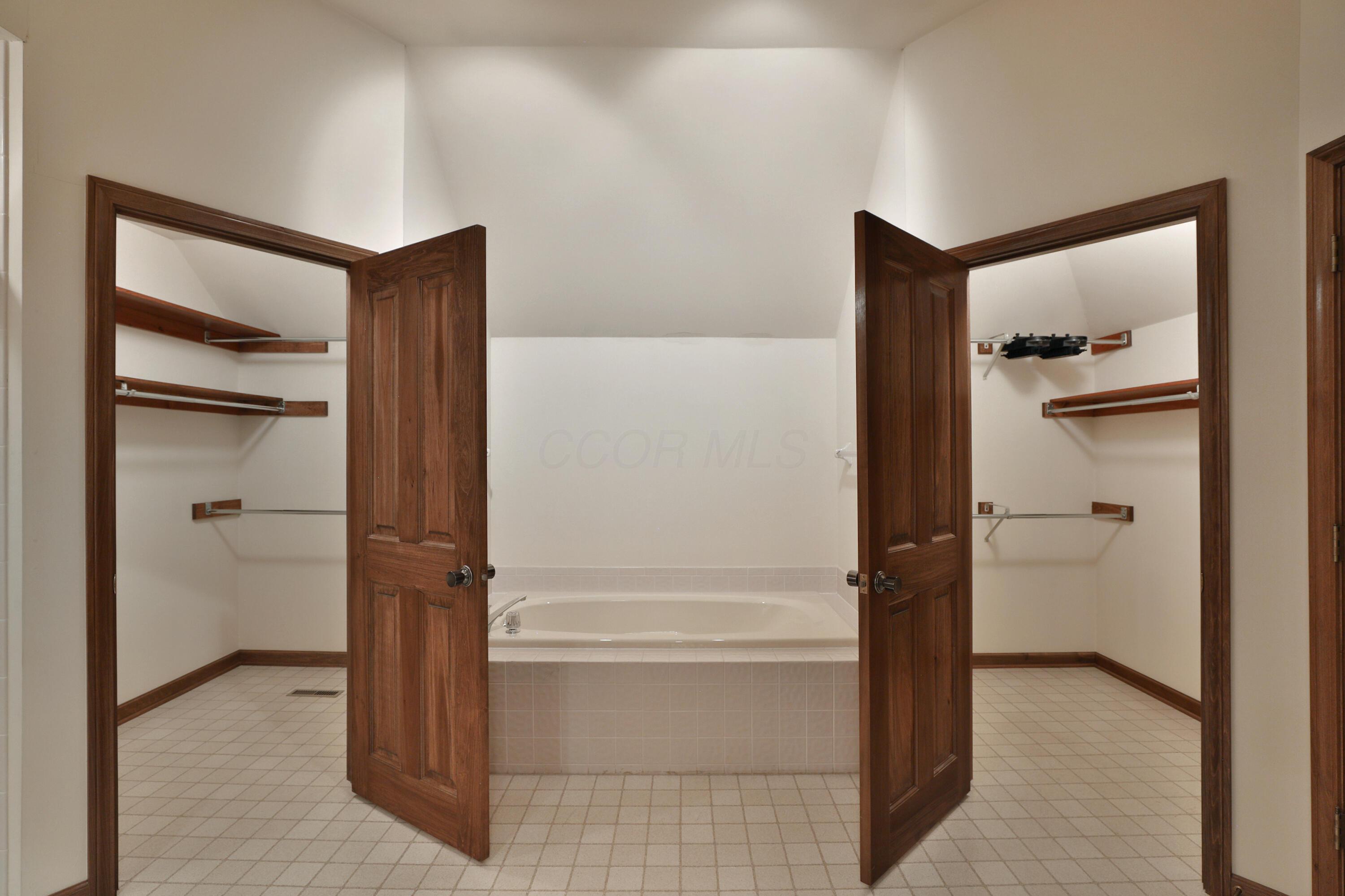 128 Green Springs Drive, Columbus, Ohio image 38
