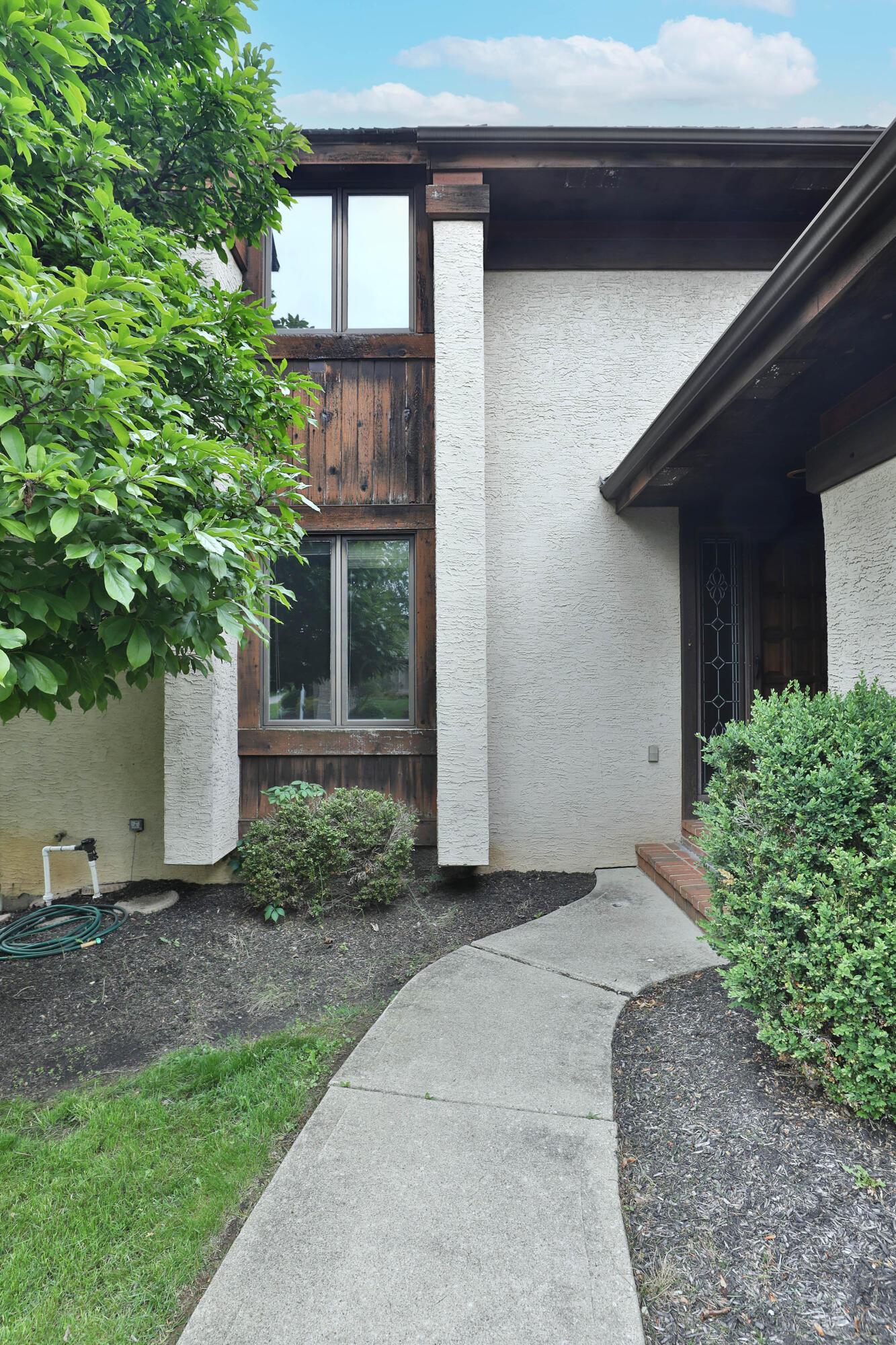128 Green Springs Drive, Columbus, Ohio image 4