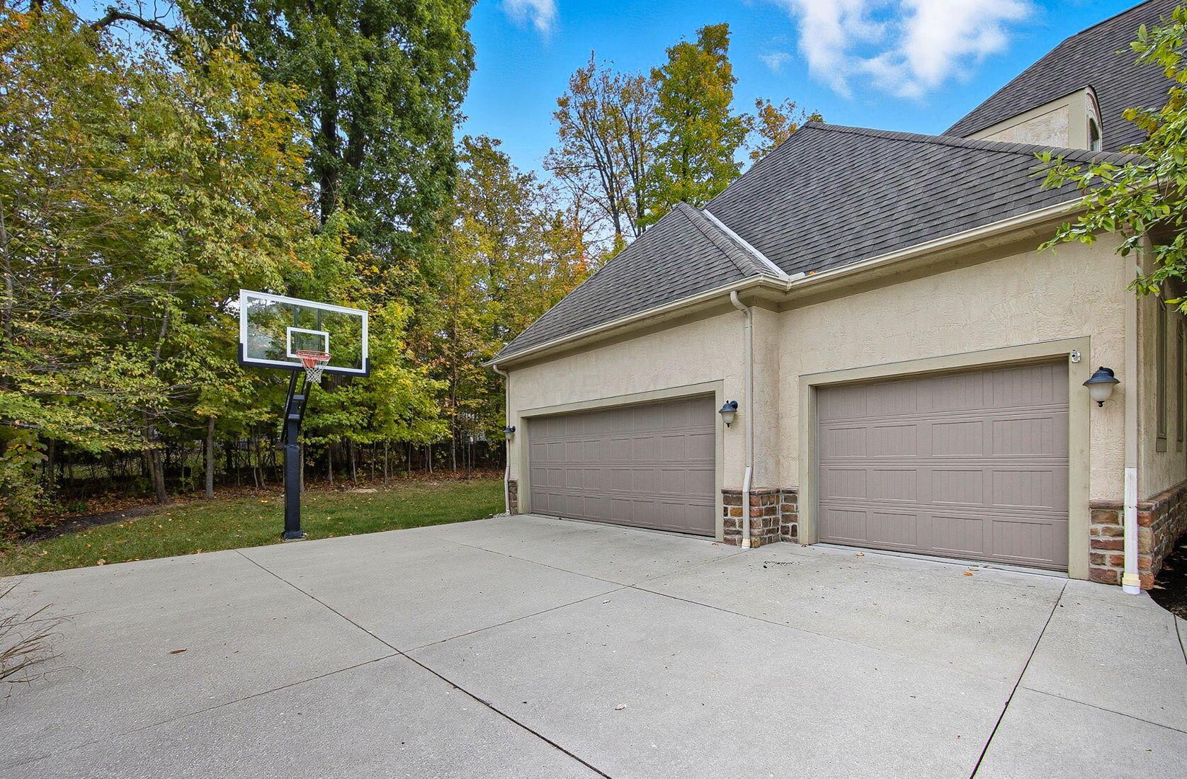 Westerville, Ohio 43082, United States, 5 Bedrooms Bedrooms, ,5 BathroomsBathrooms,Residential,Active,228462