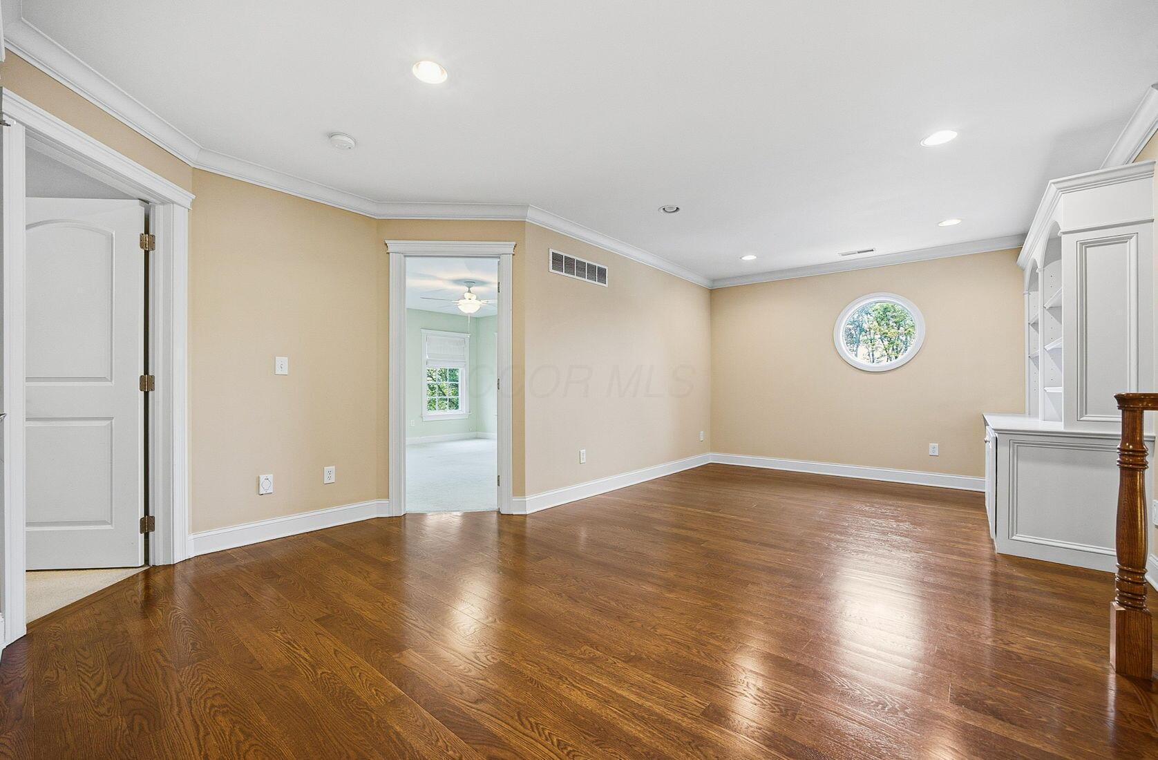 Westerville, Ohio 43082, United States, 5 Bedrooms Bedrooms, ,5 BathroomsBathrooms,Residential,Active,228462