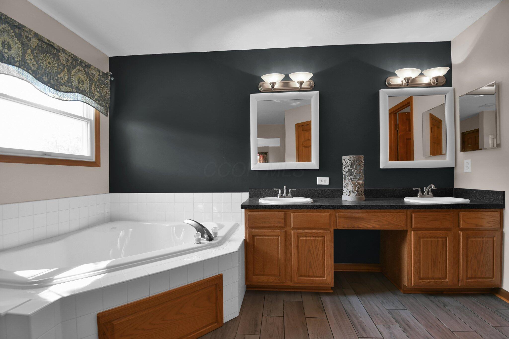 5843 Burnett Drive, Galena, Ohio image 31