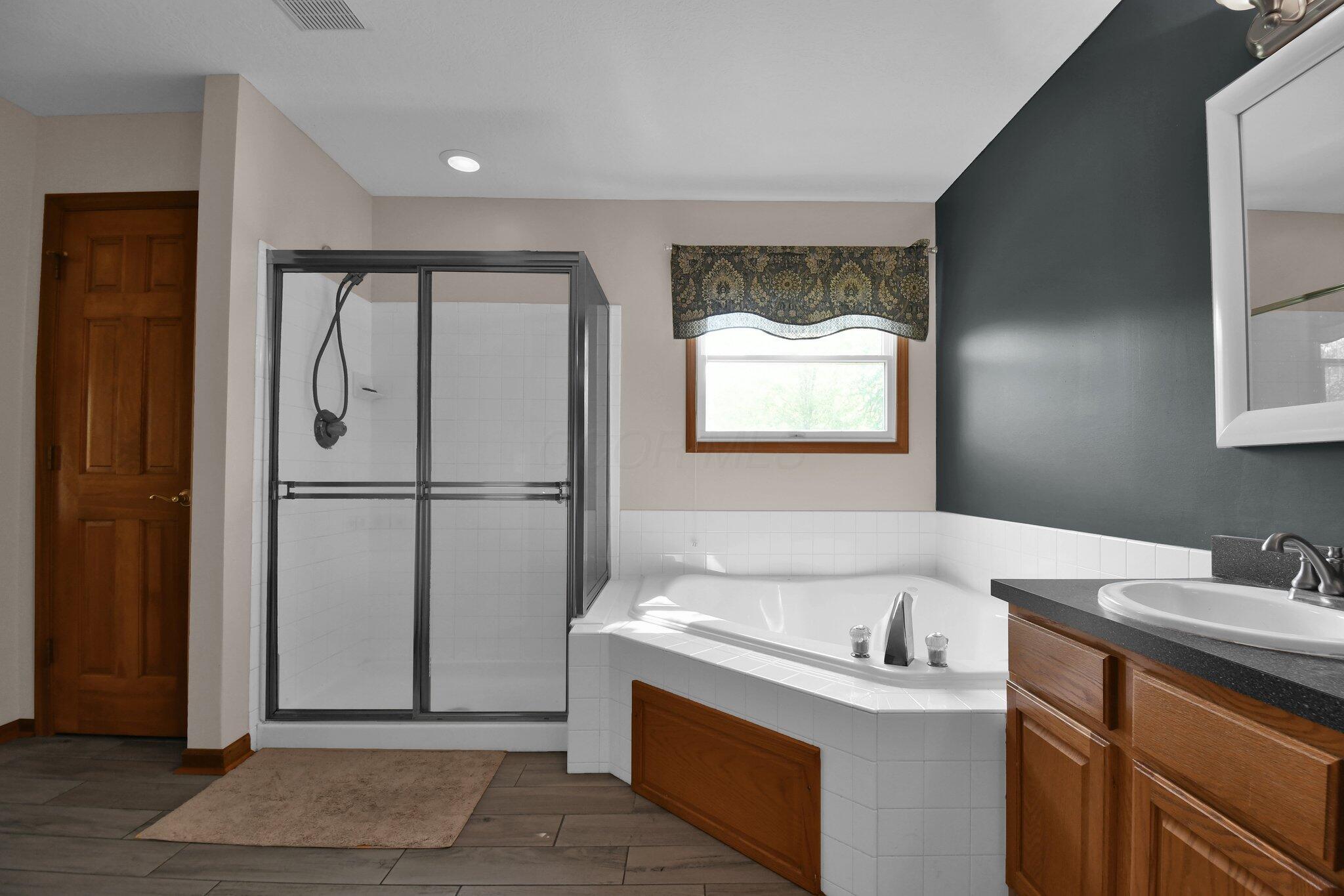5843 Burnett Drive, Galena, Ohio image 33