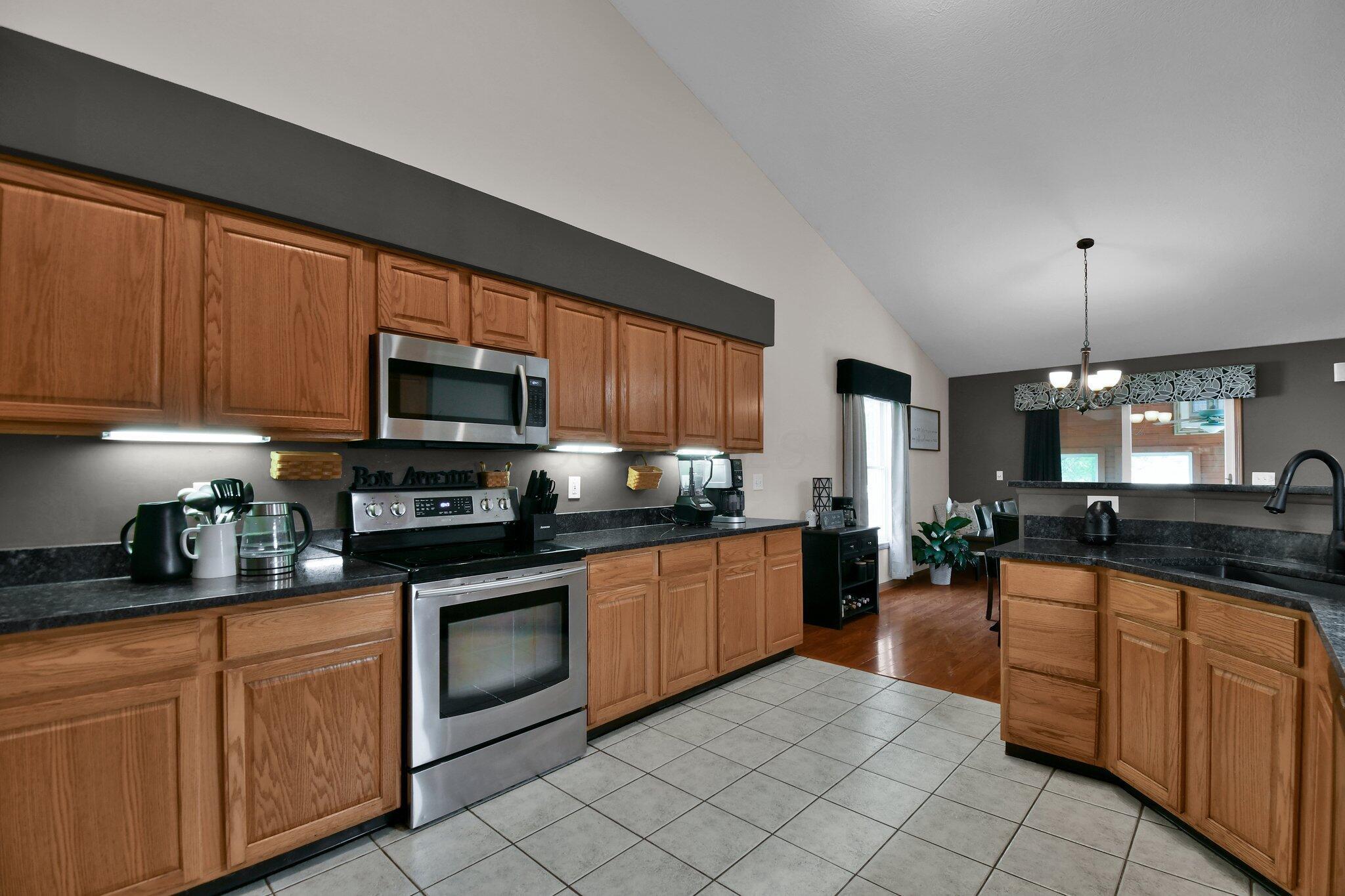5843 Burnett Drive, Galena, Ohio image 18