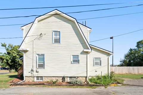 Tiny photo for 42 Maplewood Avenue, Columbus, OH 43213 (MLS # 225037536)