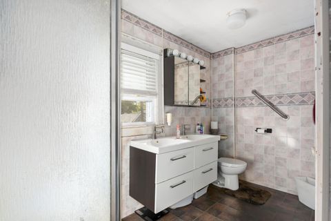 Tiny photo for 42 Maplewood Avenue, Columbus, OH 43213 (MLS # 225037536)