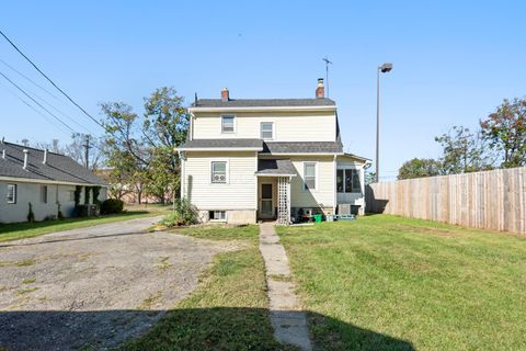 Tiny photo for 42 Maplewood Avenue, Columbus, OH 43213 (MLS # 225037536)