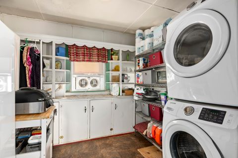 Tiny photo for 42 Maplewood Avenue, Columbus, OH 43213 (MLS # 225037536)