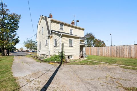 Tiny photo for 42 Maplewood Avenue, Columbus, OH 43213 (MLS # 225037536)
