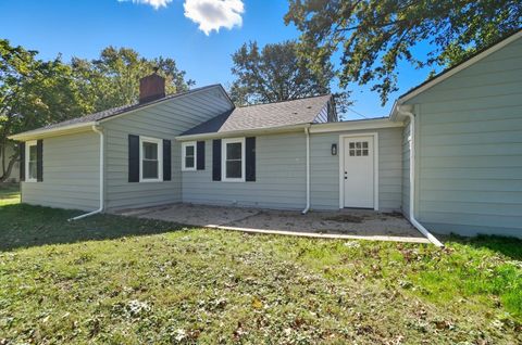 Tiny photo for 15 Crestview Drive, Fredericktown, OH 43019 (MLS # 225037528)