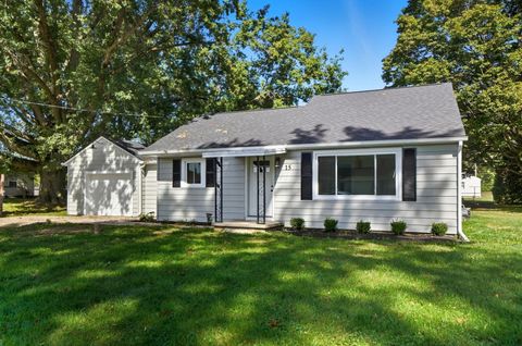 Tiny photo for 15 Crestview Drive, Fredericktown, OH 43019 (MLS # 225037528)