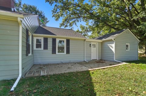 Tiny photo for 15 Crestview Drive, Fredericktown, OH 43019 (MLS # 225037528)