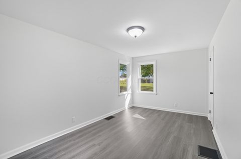 Tiny photo for 15 Crestview Drive, Fredericktown, OH 43019 (MLS # 225037528)