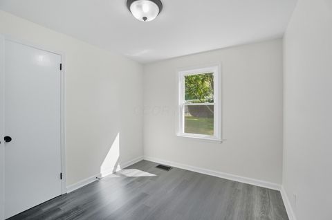 Tiny photo for 15 Crestview Drive, Fredericktown, OH 43019 (MLS # 225037528)