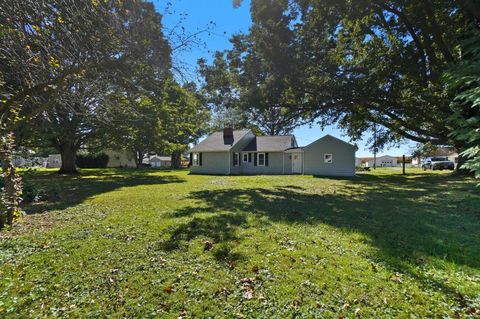 Tiny photo for 15 Crestview Drive, Fredericktown, OH 43019 (MLS # 225037528)