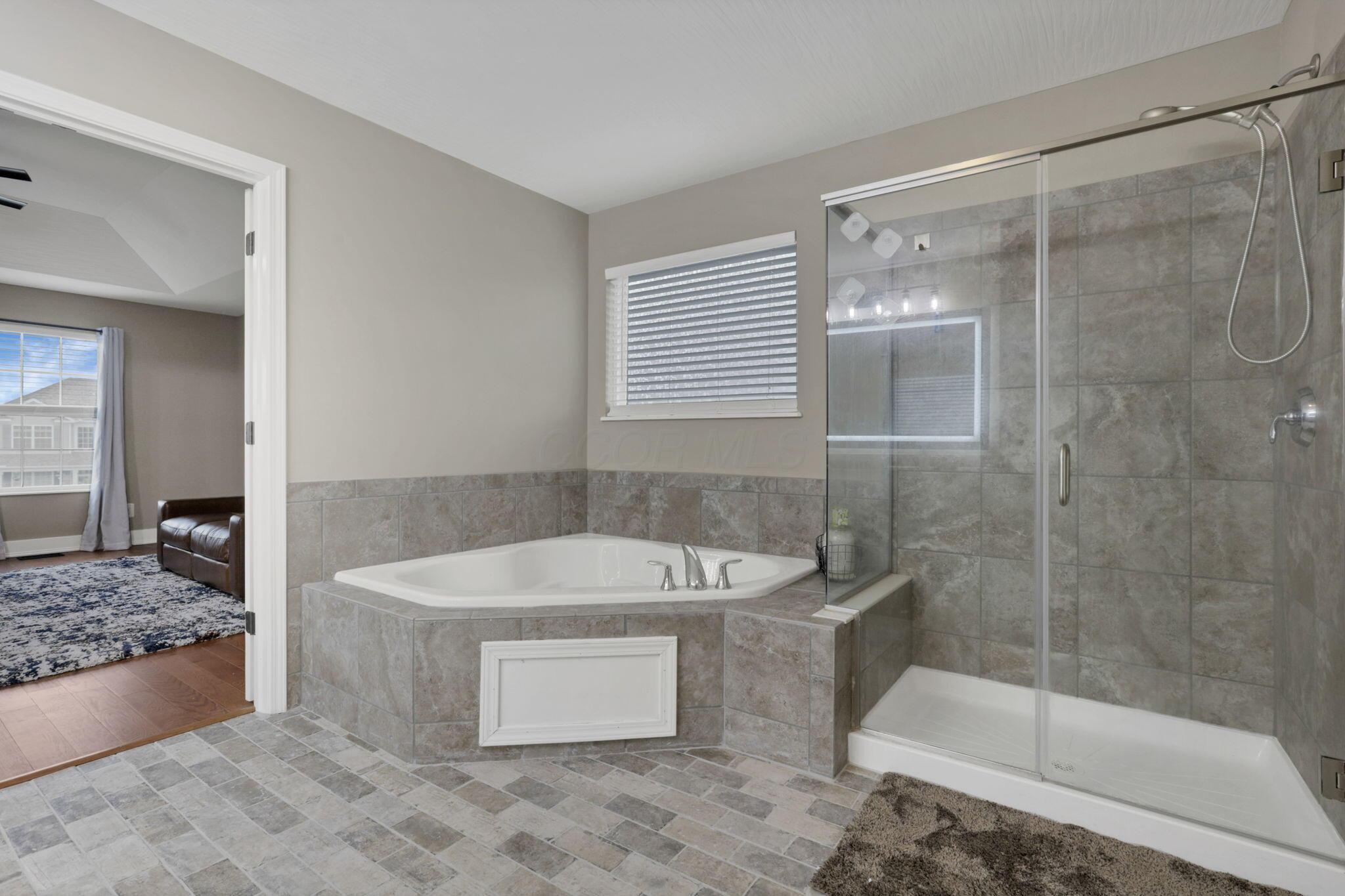 667 Green Forest Place, Lithopolis, Ohio image 38