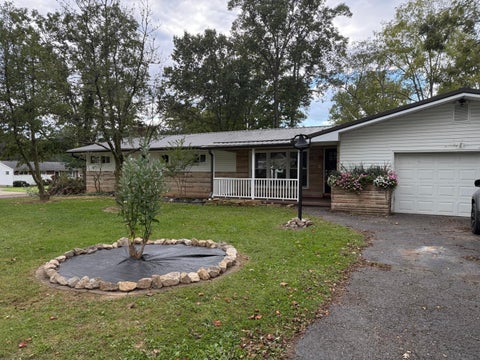 Photo of 3855 Mill Drive, Zanesville, OH 43701 (MLS # 226036954)