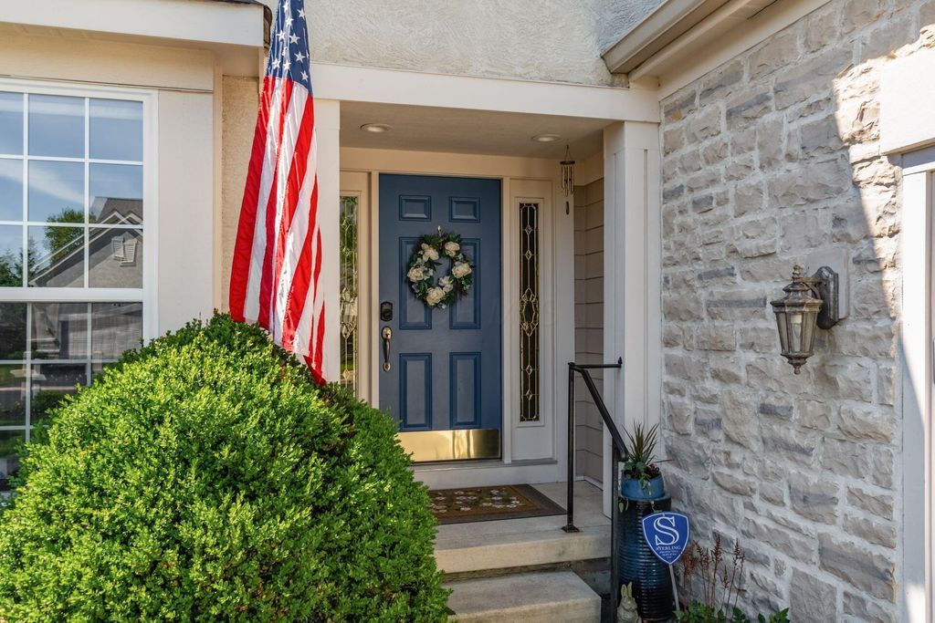 Photo of 239 Tinley Park Circle, Delaware, OH 43015 (MLS # 226017264)