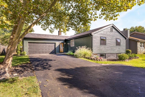 Photo of 2296 Summit View Road, Powell, OH 43065 (MLS # 226038111)
