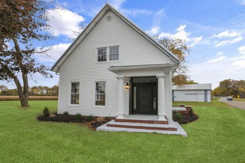 Photo of 13919 Upper Fredericktown Road, Mount Vernon, OH 43050 (MLS # 225040606) Photo of 13919 Upper Fredericktown Road, Mount Vernon, OH 43050 (MLS # 225040606)