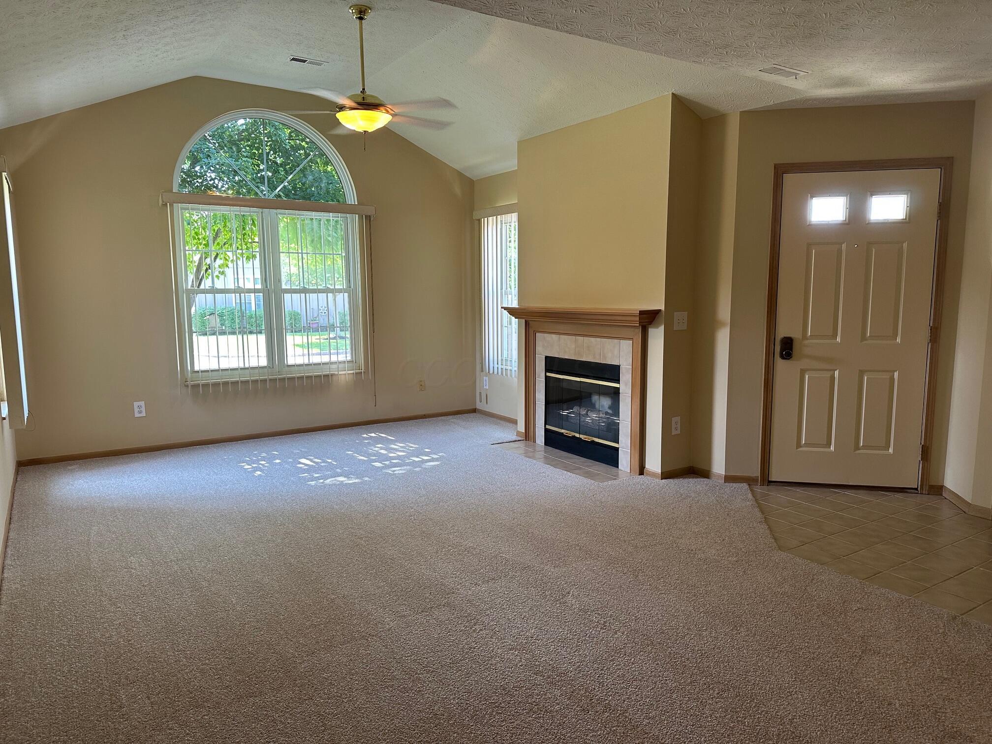 2328 Willowside Lane, Grove City, Ohio image 4