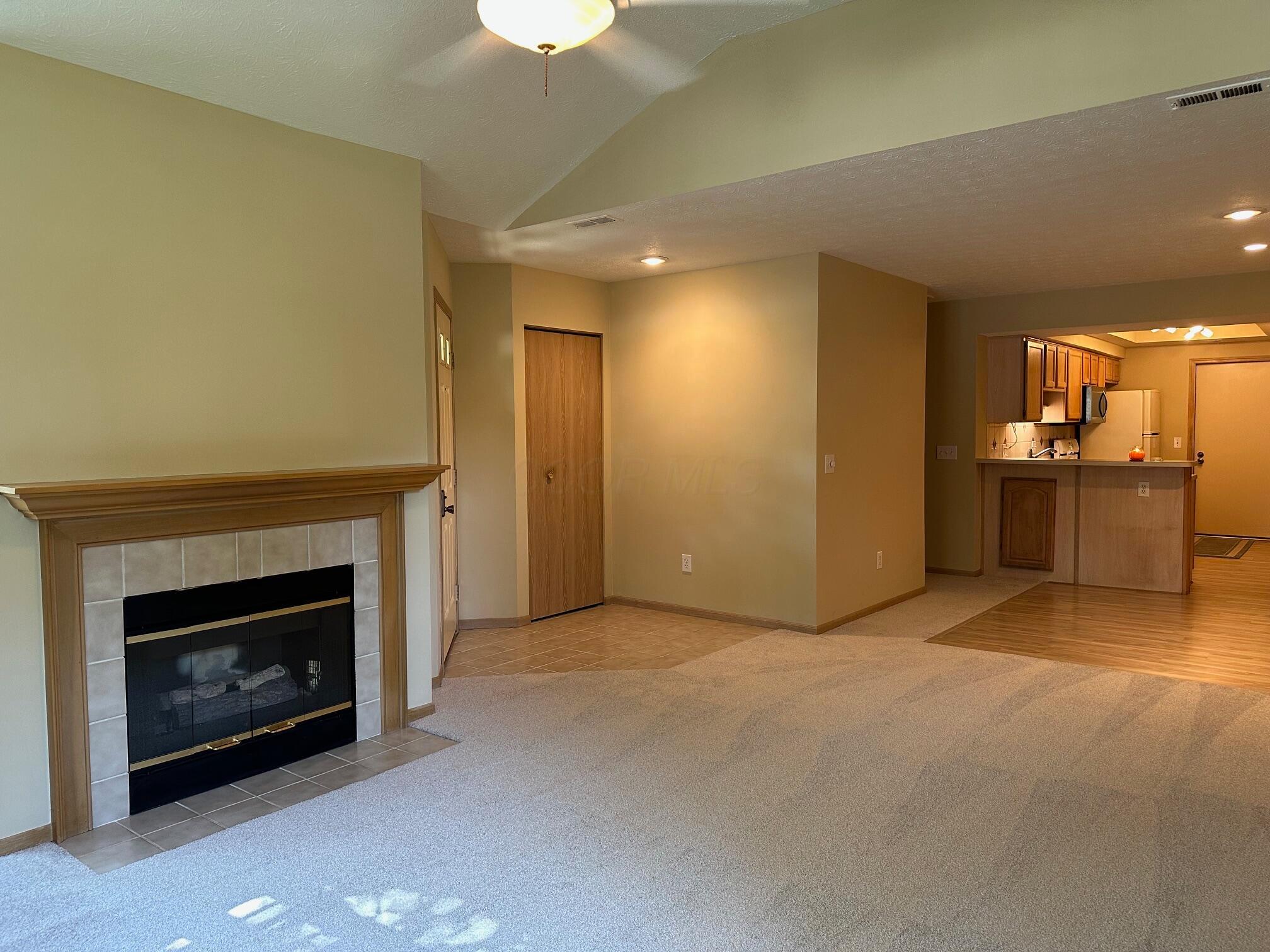 2328 Willowside Lane, Grove City, Ohio image 6