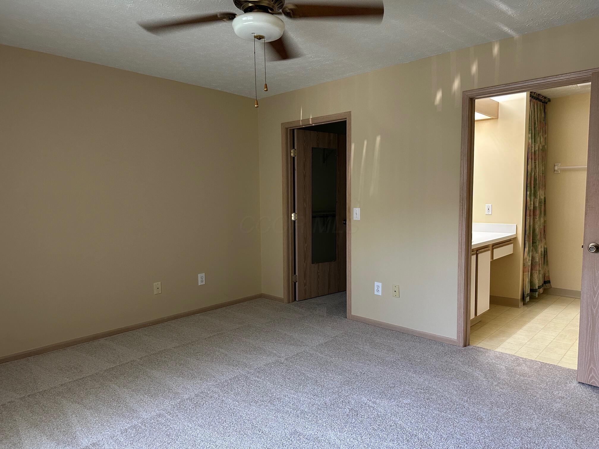 2328 Willowside Lane, Grove City, Ohio image 14
