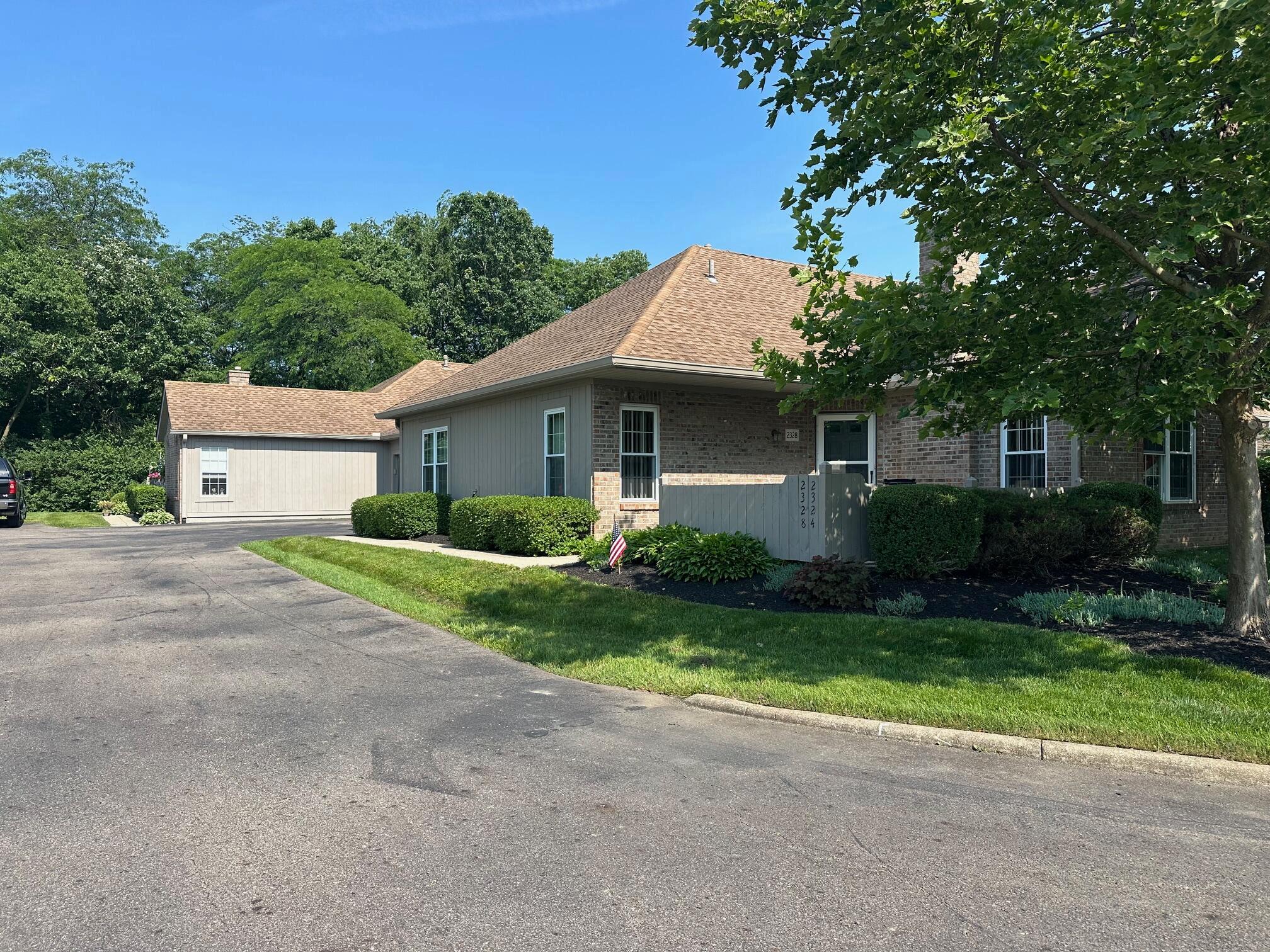 2328 Willowside Lane, Grove City, Ohio image 25