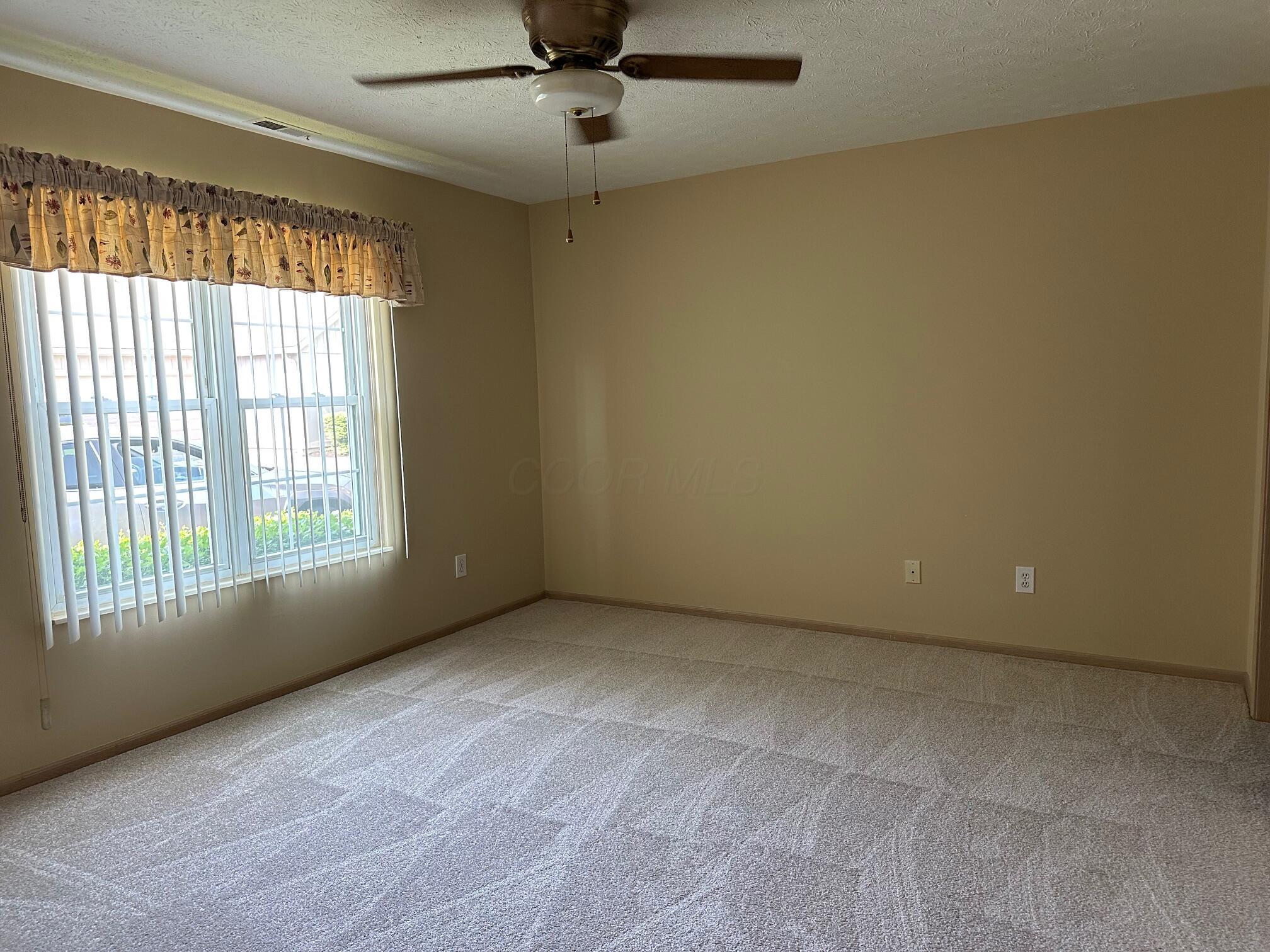 2328 Willowside Lane, Grove City, Ohio image 15